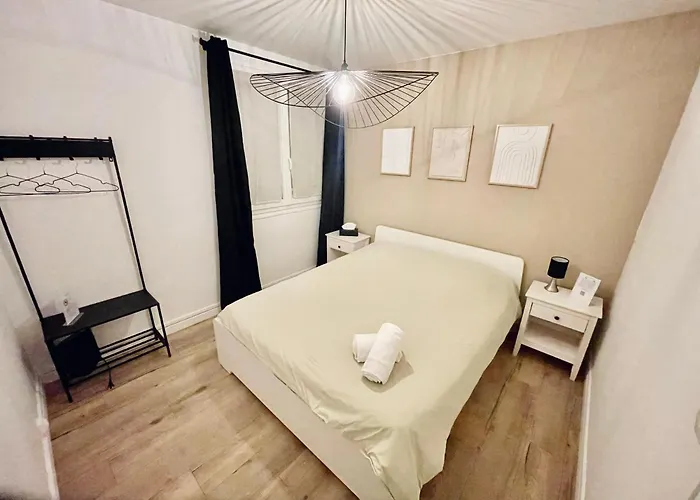 Apartment Grand T2 Au Rdc Hyper Centre Navette Et Sauna En Option